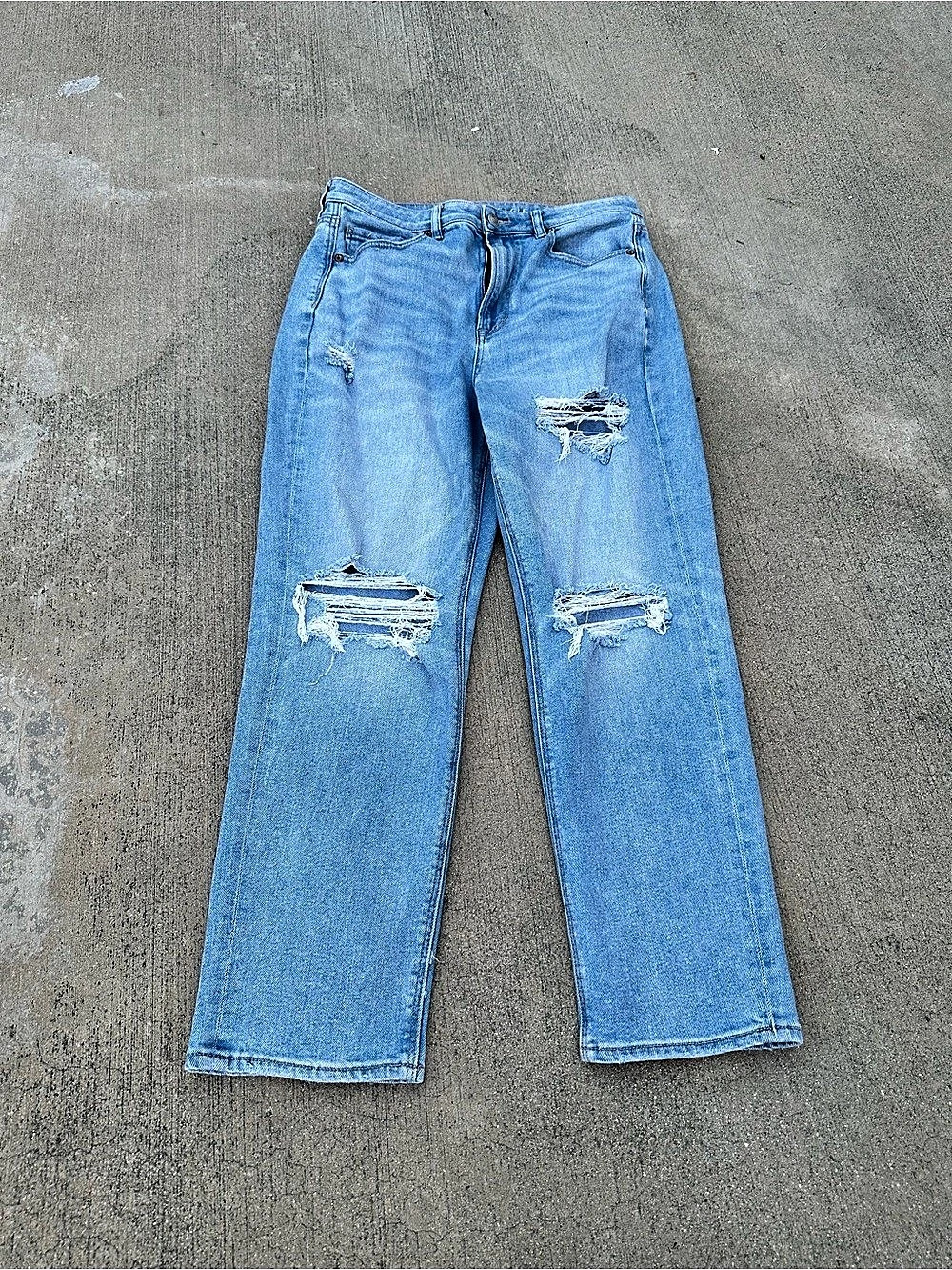 American Eagle Mom Straight High rise Distressed Jeans /Blue~ 12